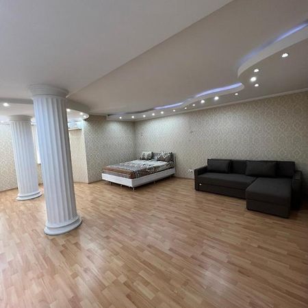Central Park Accommodation キシナウ エクステリア 写真